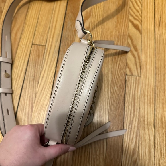 Michael Kors Bag Delancey Md Circle x-Body Leather Soft Pink, good condition - Picture 8 of 8